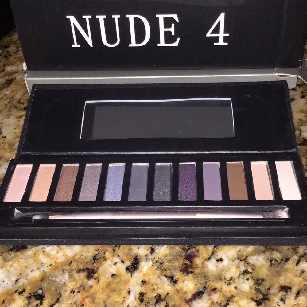 Eye shadow kit 12 shades NWT nude - Picture 1 of 4